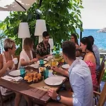 Dom wakacyjny Sunset Balcony With Ocean Views And Pool Access